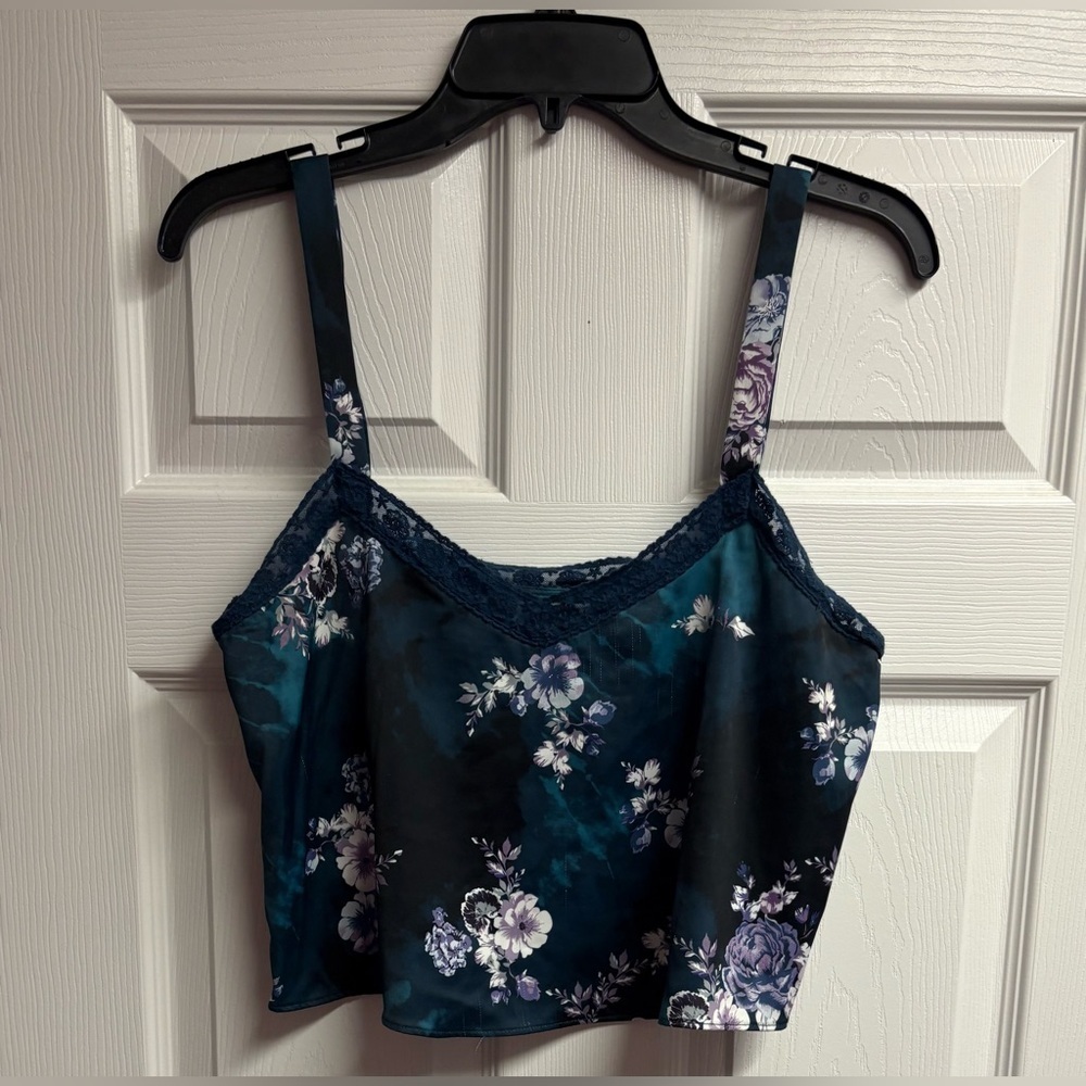 Urban Outfitters Floral Crop Tank W/ Lace Size Medium